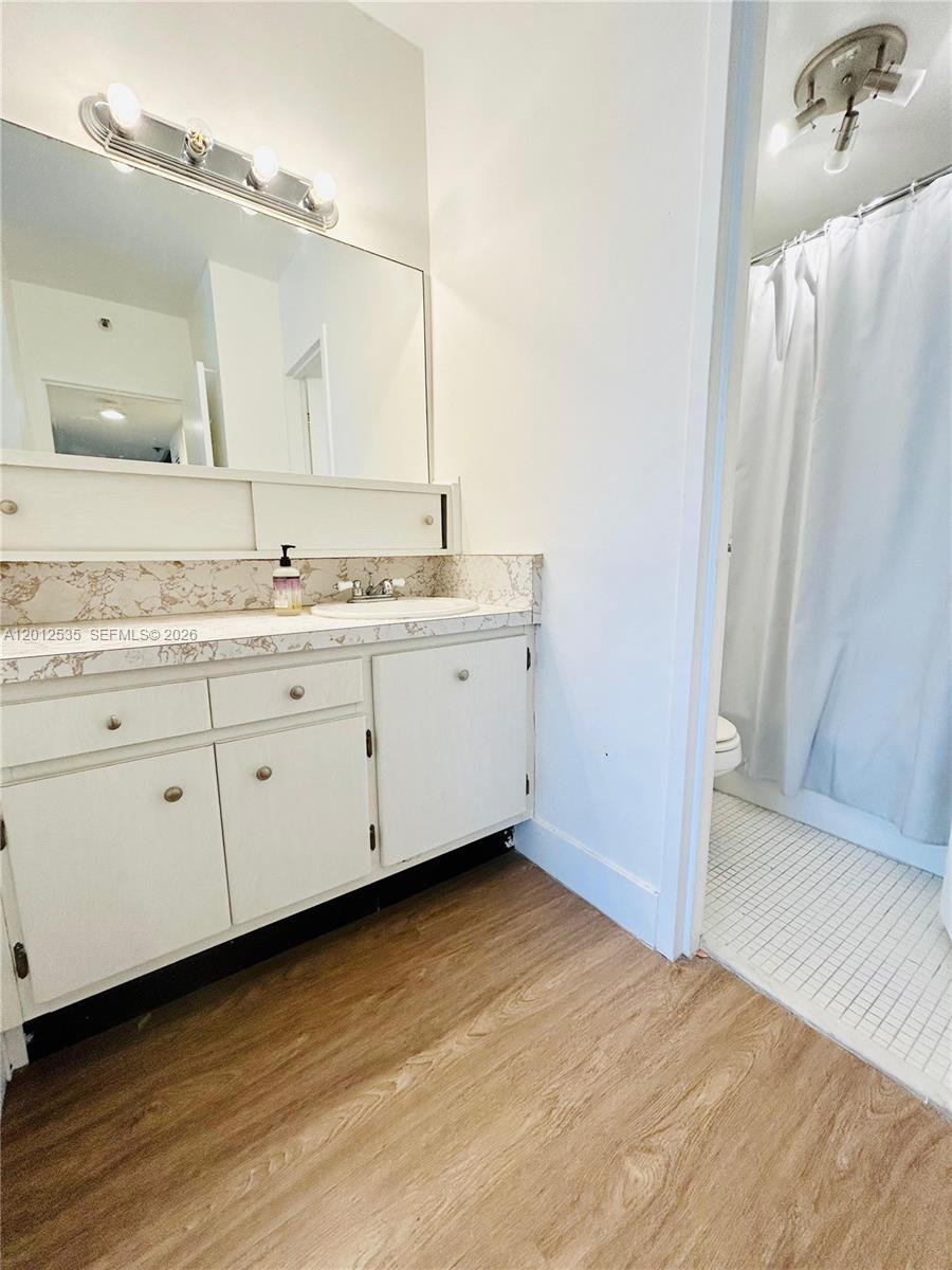 100 Lincoln Rd 922
