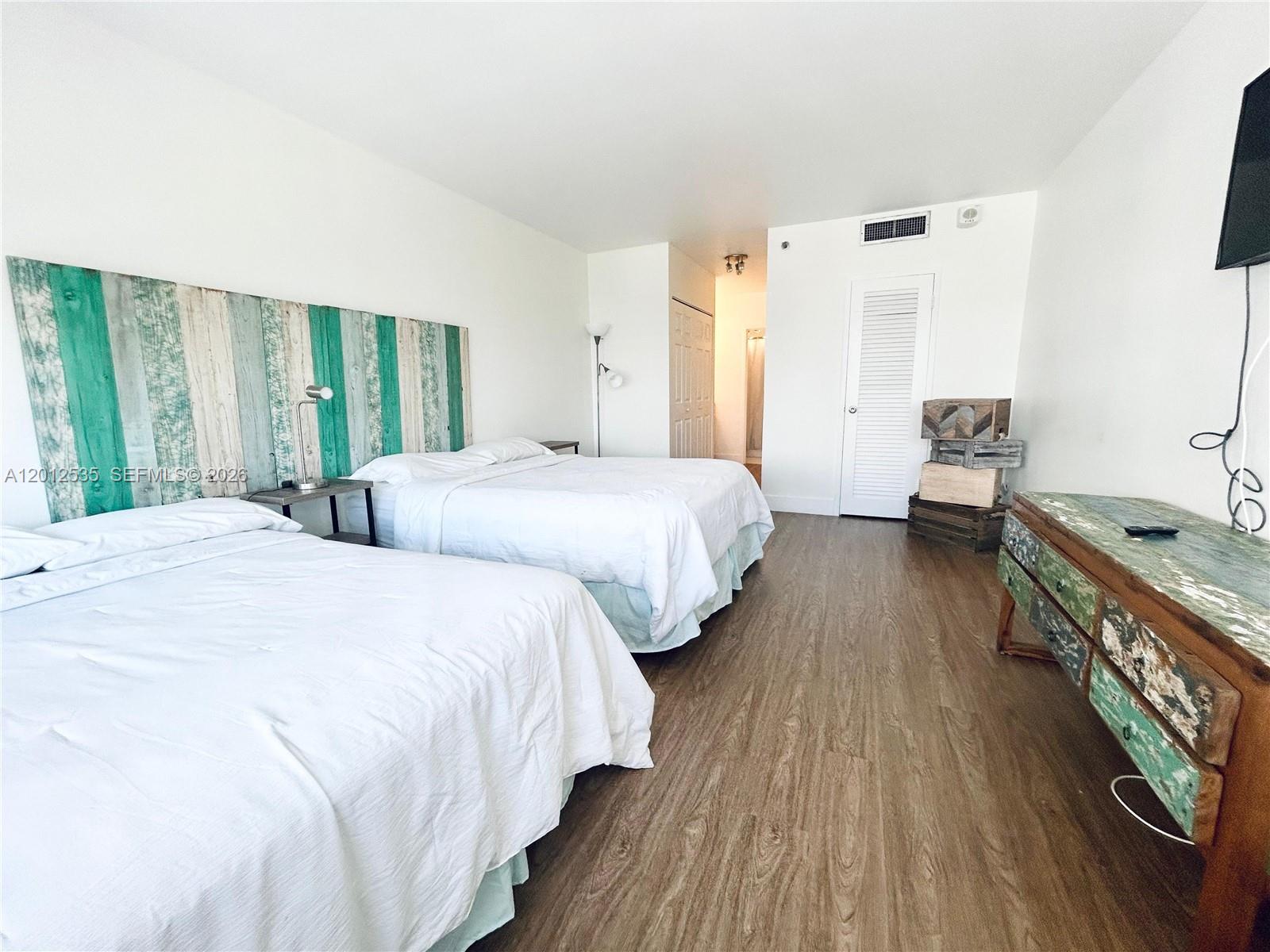 100 Lincoln Rd 922