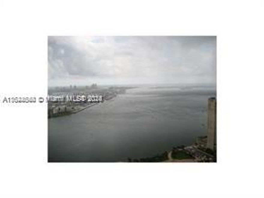 GREAT UNIT FOR RENT **PERFECT VIEWS FROM THIS 45TH FLOOR.