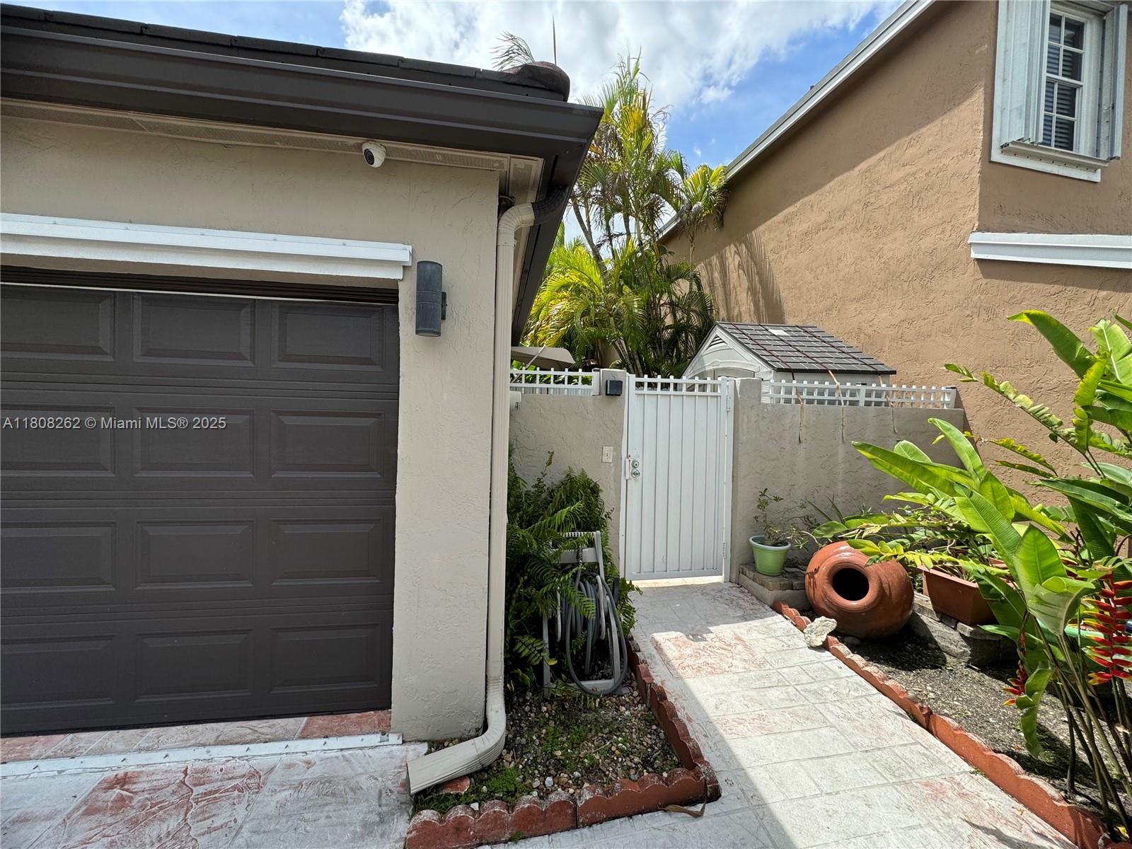 9912 Sw 154th Ct 1, Miami, Broward County, Florida - 1 Bedrooms  
1 Bathrooms - 