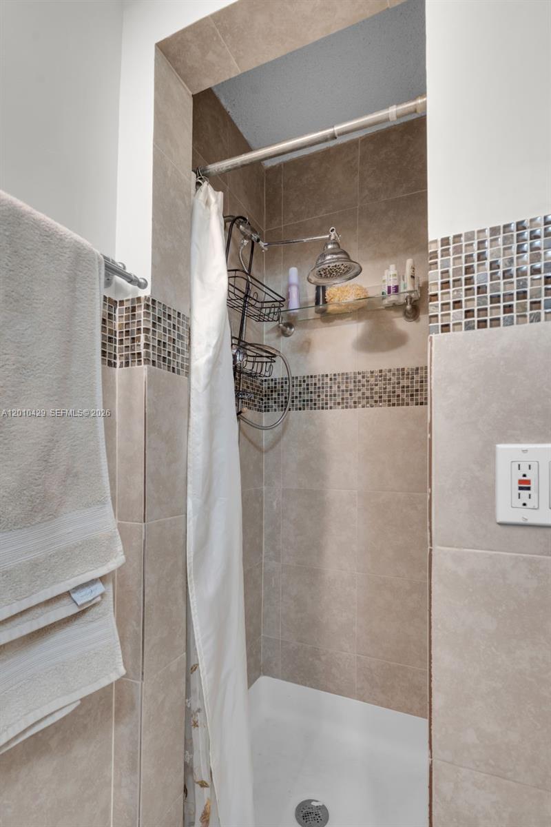 MARINER VILLAGE TH CONDO - Residential
