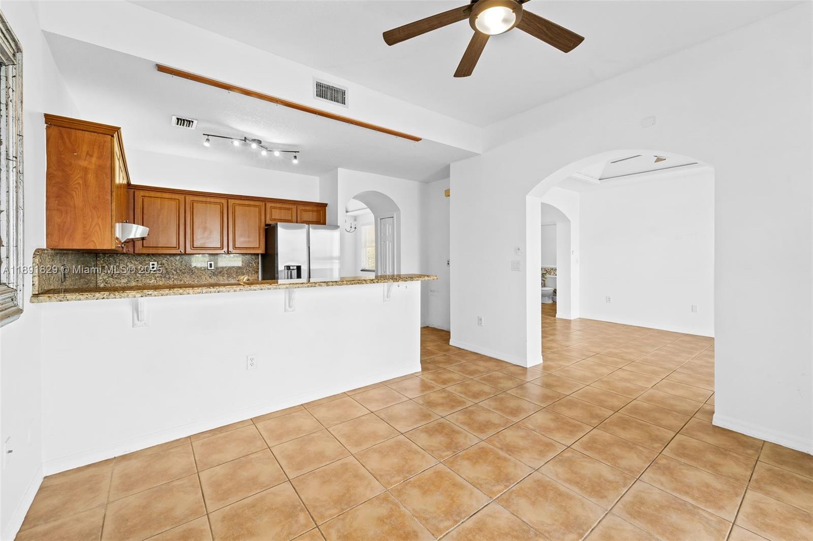 ANCHORAGE AT MIAMI LAKES - Residential
