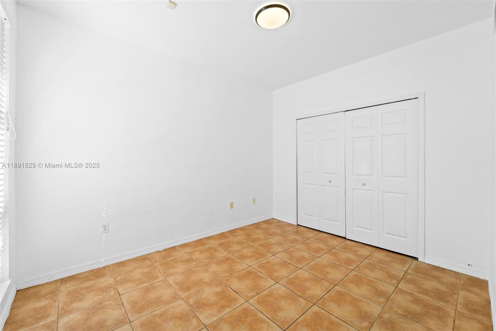 ANCHORAGE AT MIAMI LAKES - Residential
