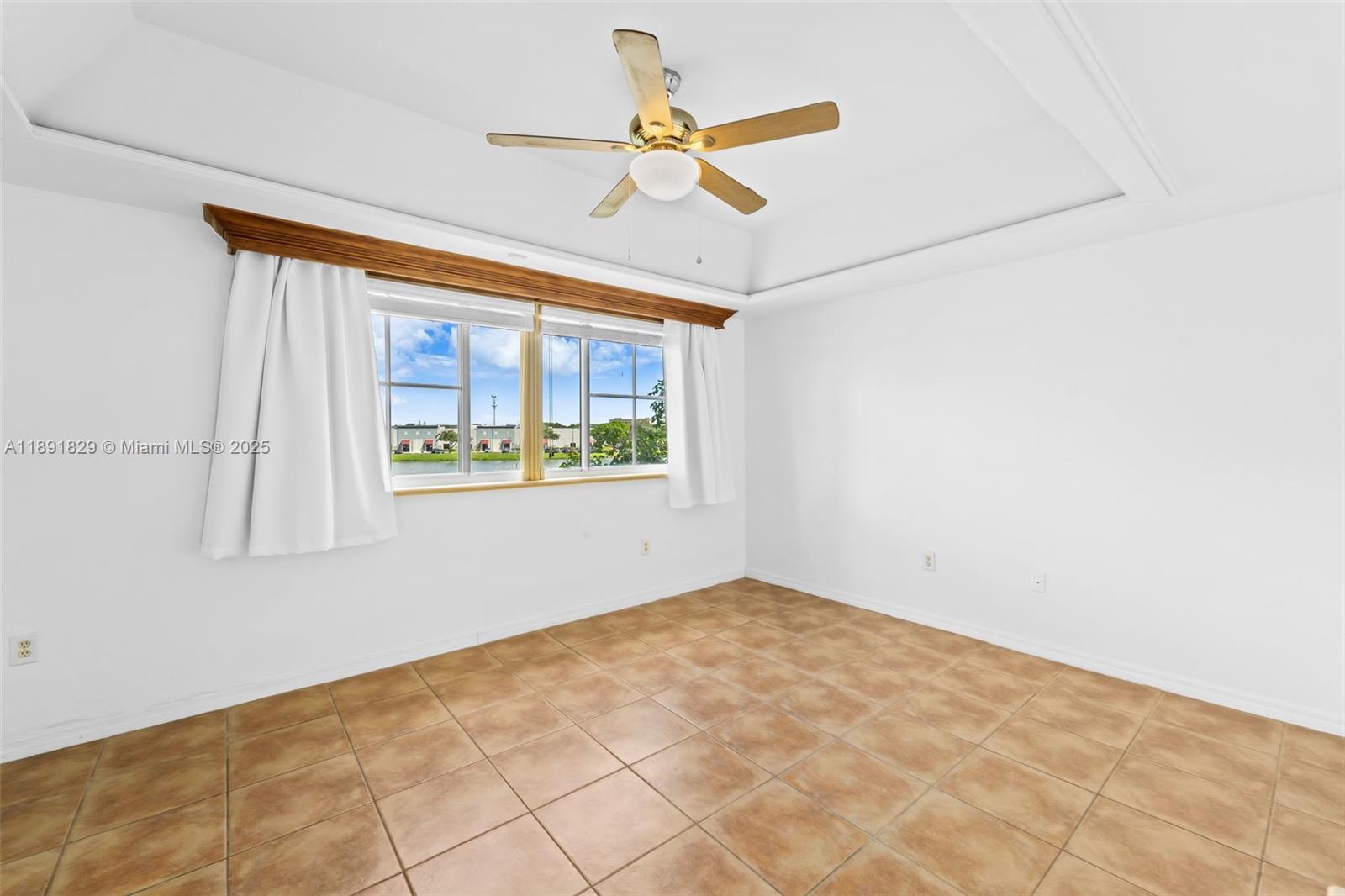 ANCHORAGE AT MIAMI LAKES - Residential