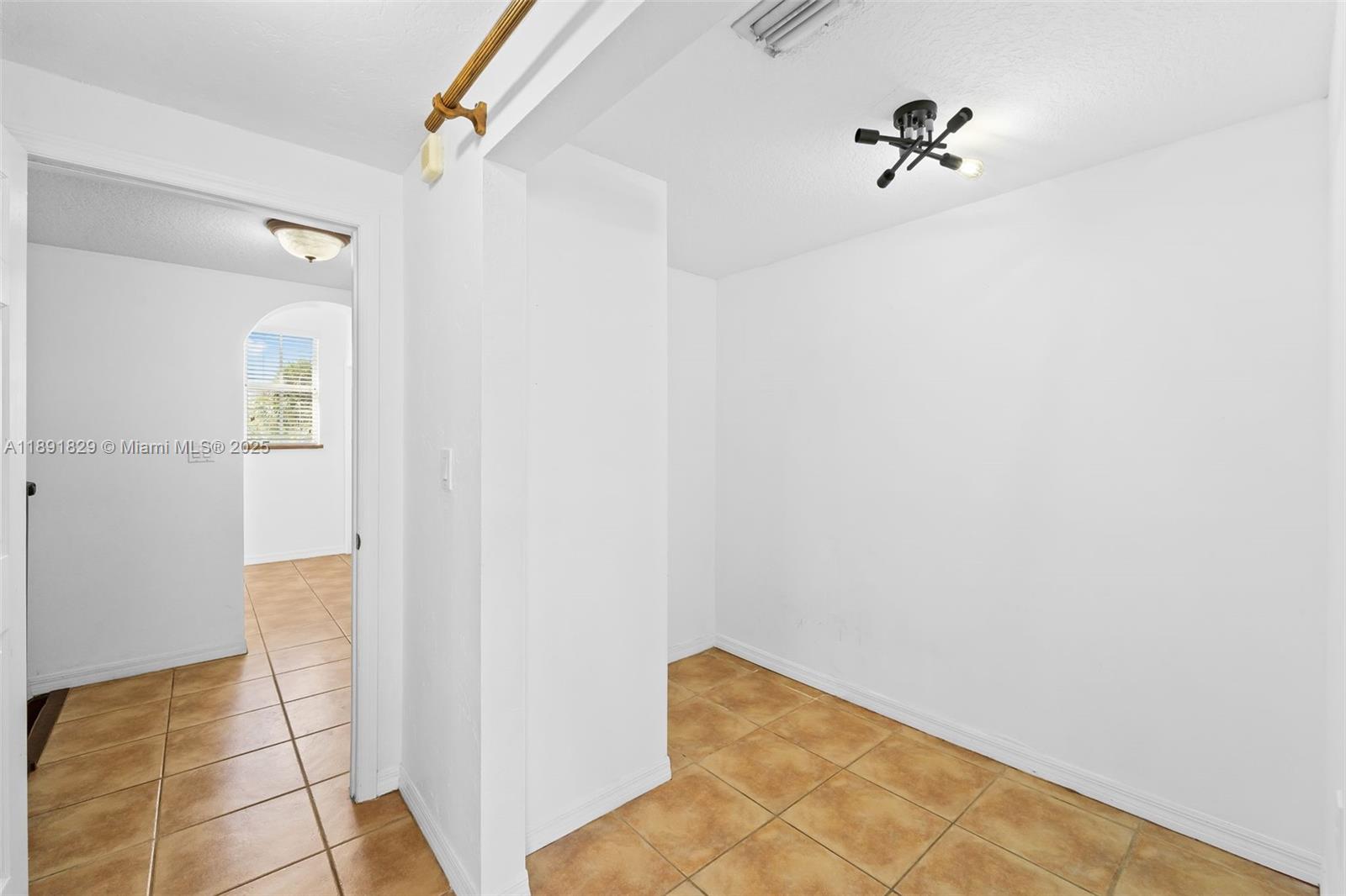 ANCHORAGE AT MIAMI LAKES - Residential