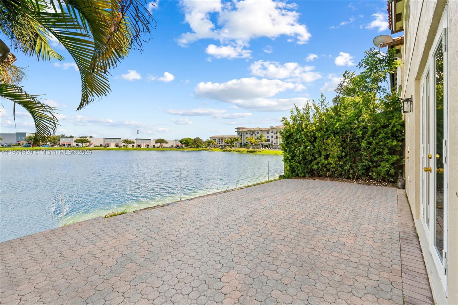 ANCHORAGE AT MIAMI LAKES - Residential