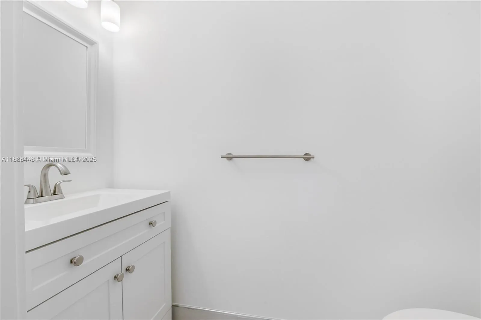 Miami, Florida 33196, United States, 2 Bedrooms Bedrooms, ,3 BathroomsBathrooms,Residential,Active,218702