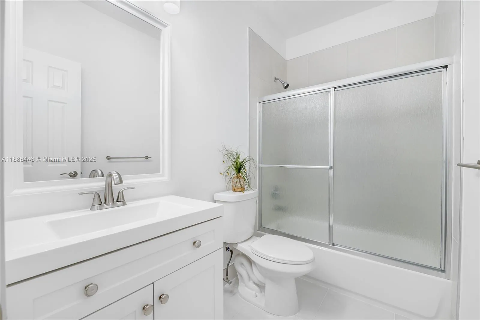 Miami, Florida 33196, United States, 2 Bedrooms Bedrooms, ,3 BathroomsBathrooms,Residential,Active,218702