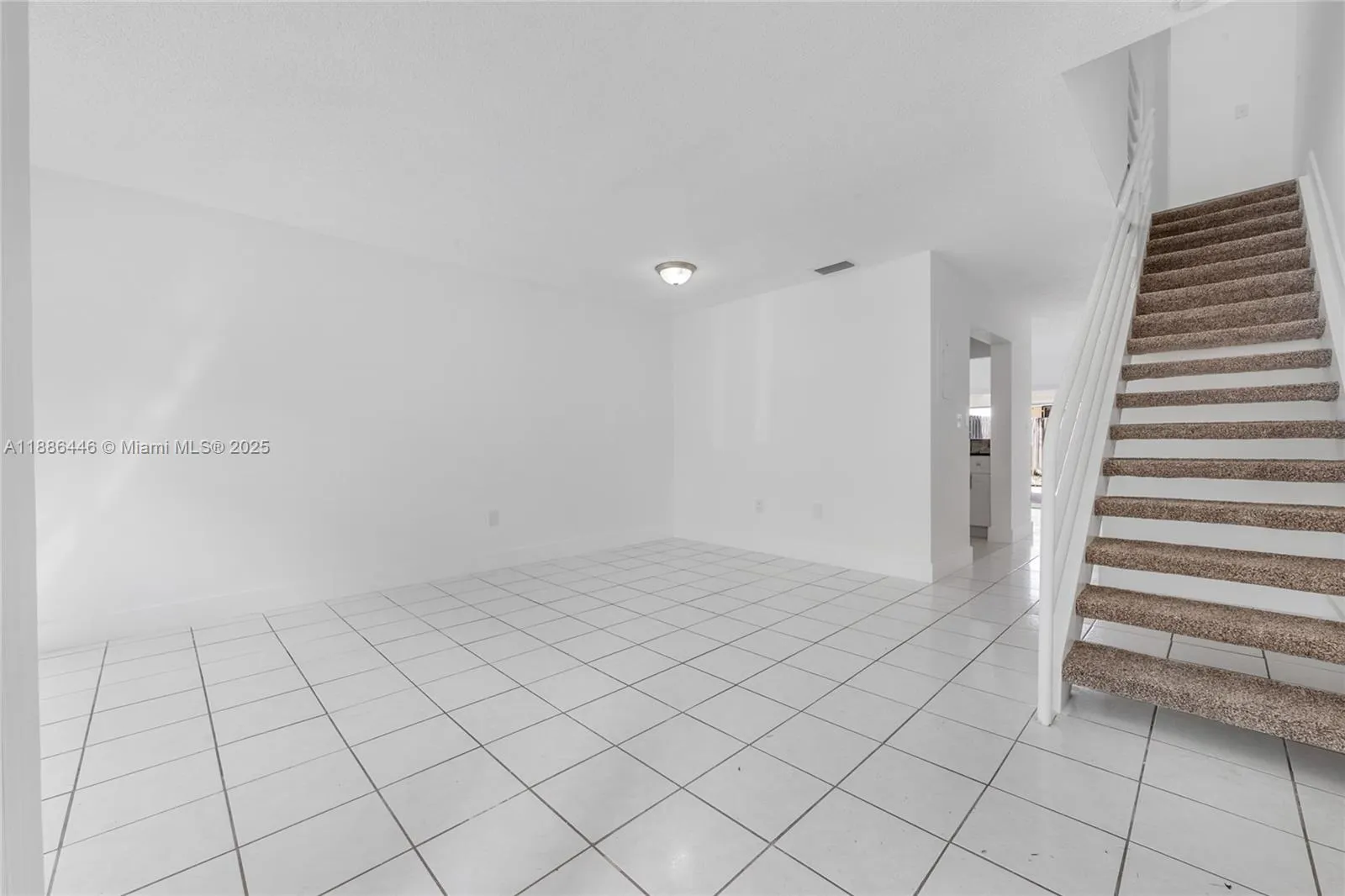 Miami, Florida 33196, United States, 2 Bedrooms Bedrooms, ,3 BathroomsBathrooms,Residential,Active,218702