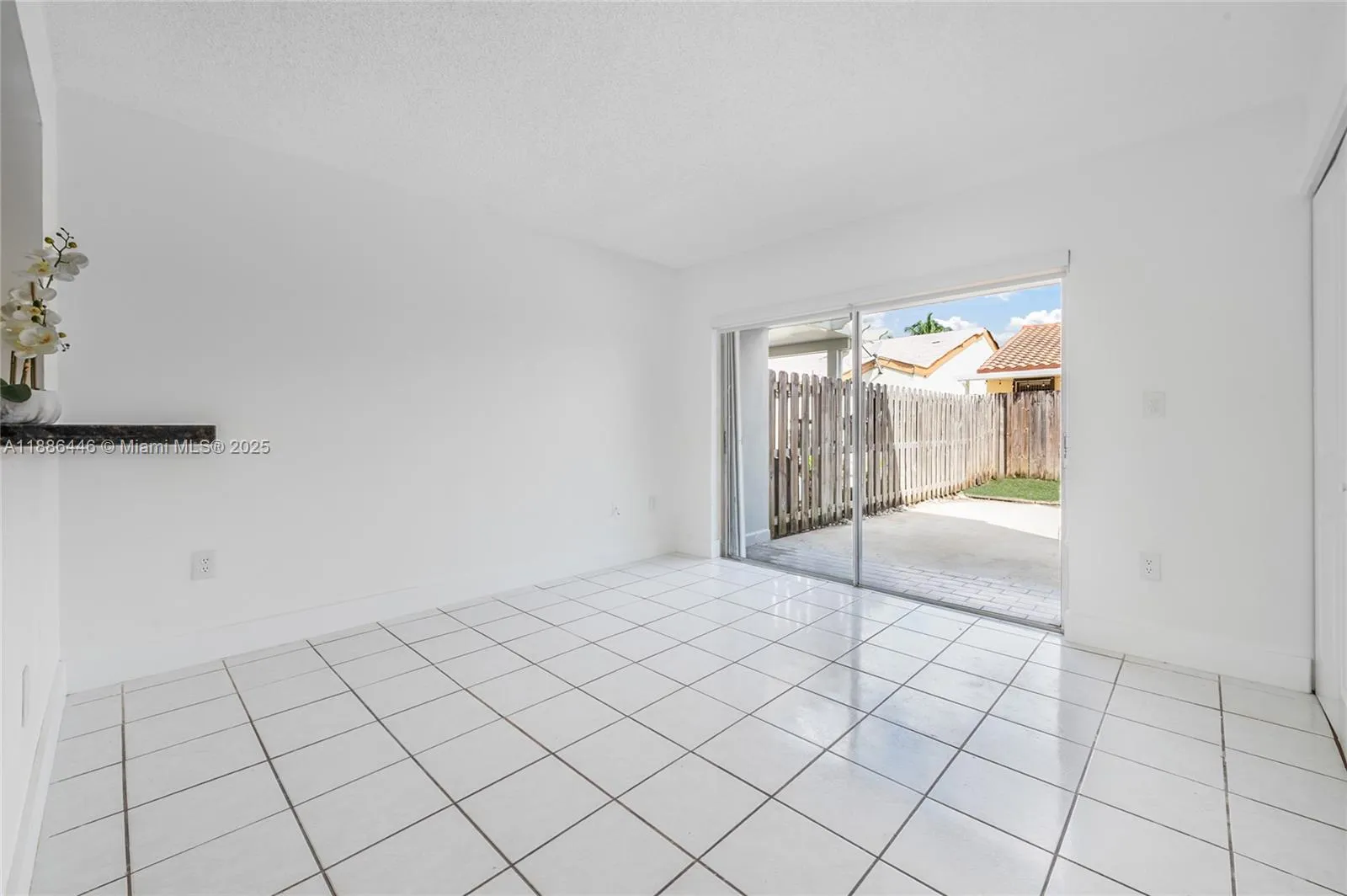 Miami, Florida 33196, United States, 2 Bedrooms Bedrooms, ,3 BathroomsBathrooms,Residential,Active,218702