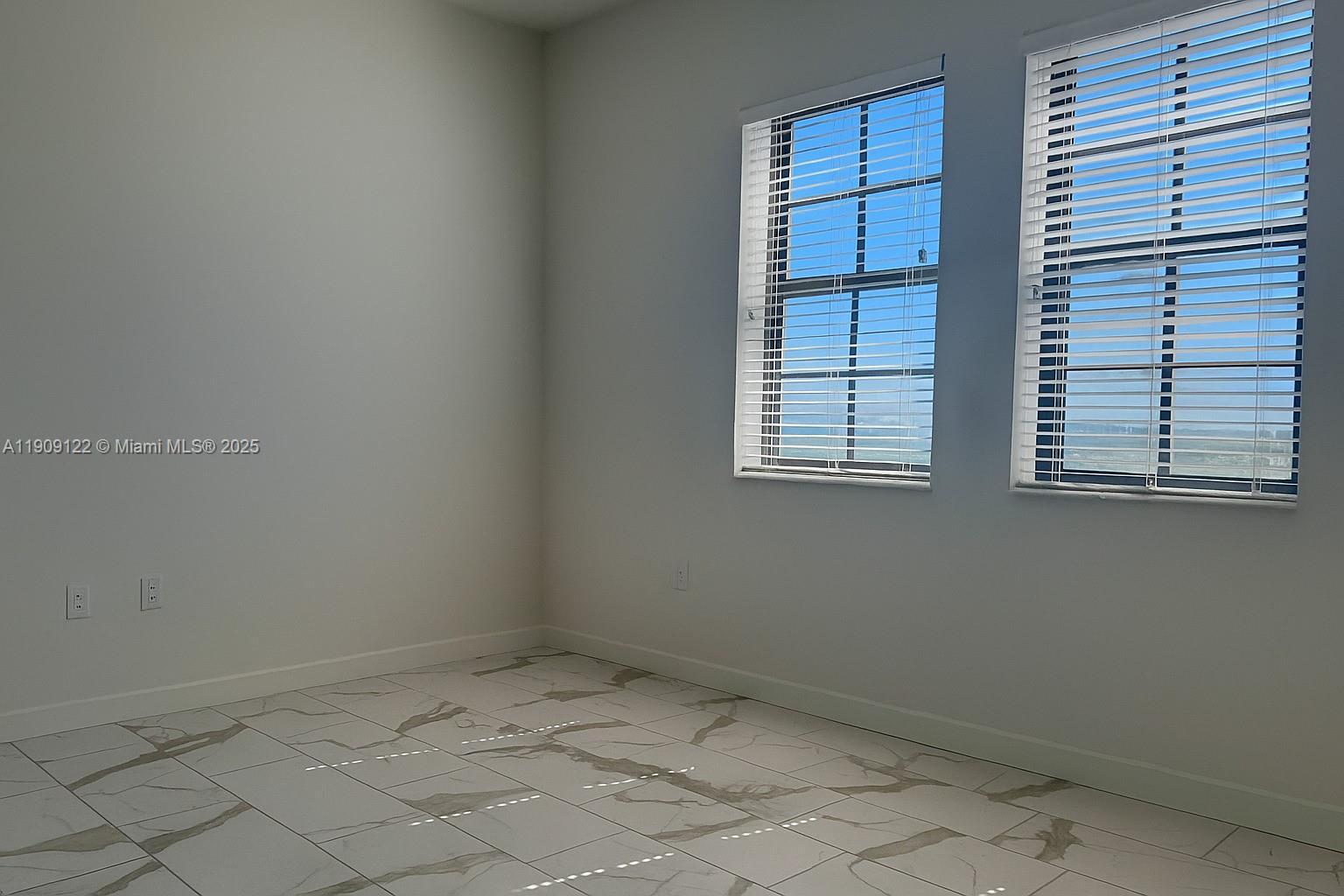 SPANISH RIVER LAND CO A - Residential Lease