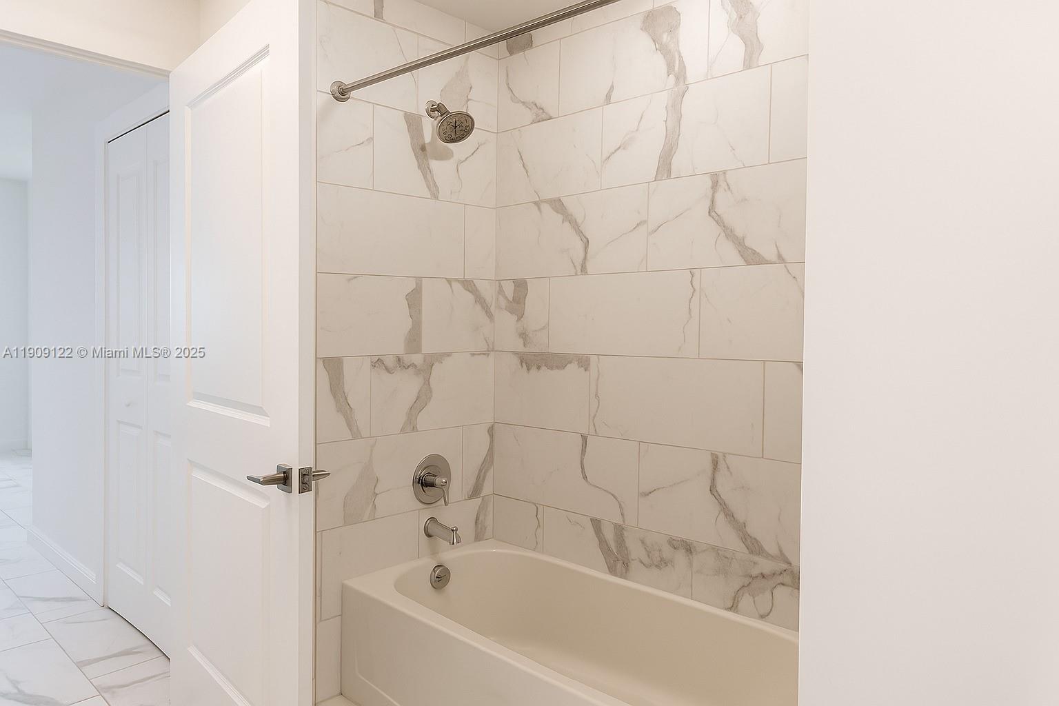 SPANISH RIVER LAND CO A - Residential Lease