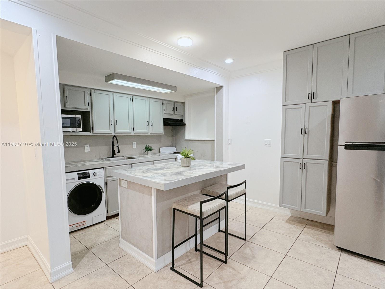 THOMAS ESTATES - Residential Lease