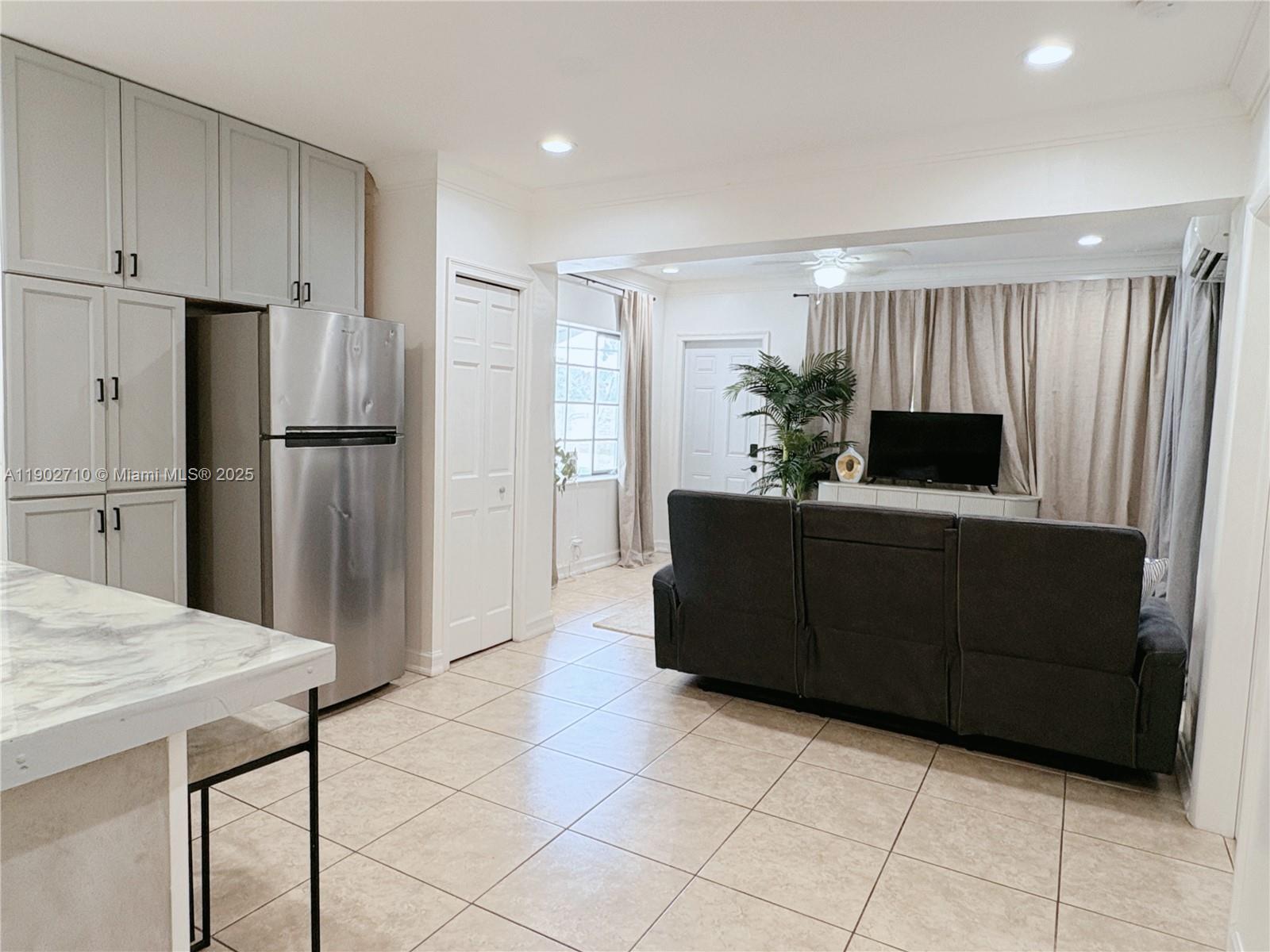 THOMAS ESTATES - Residential Lease
