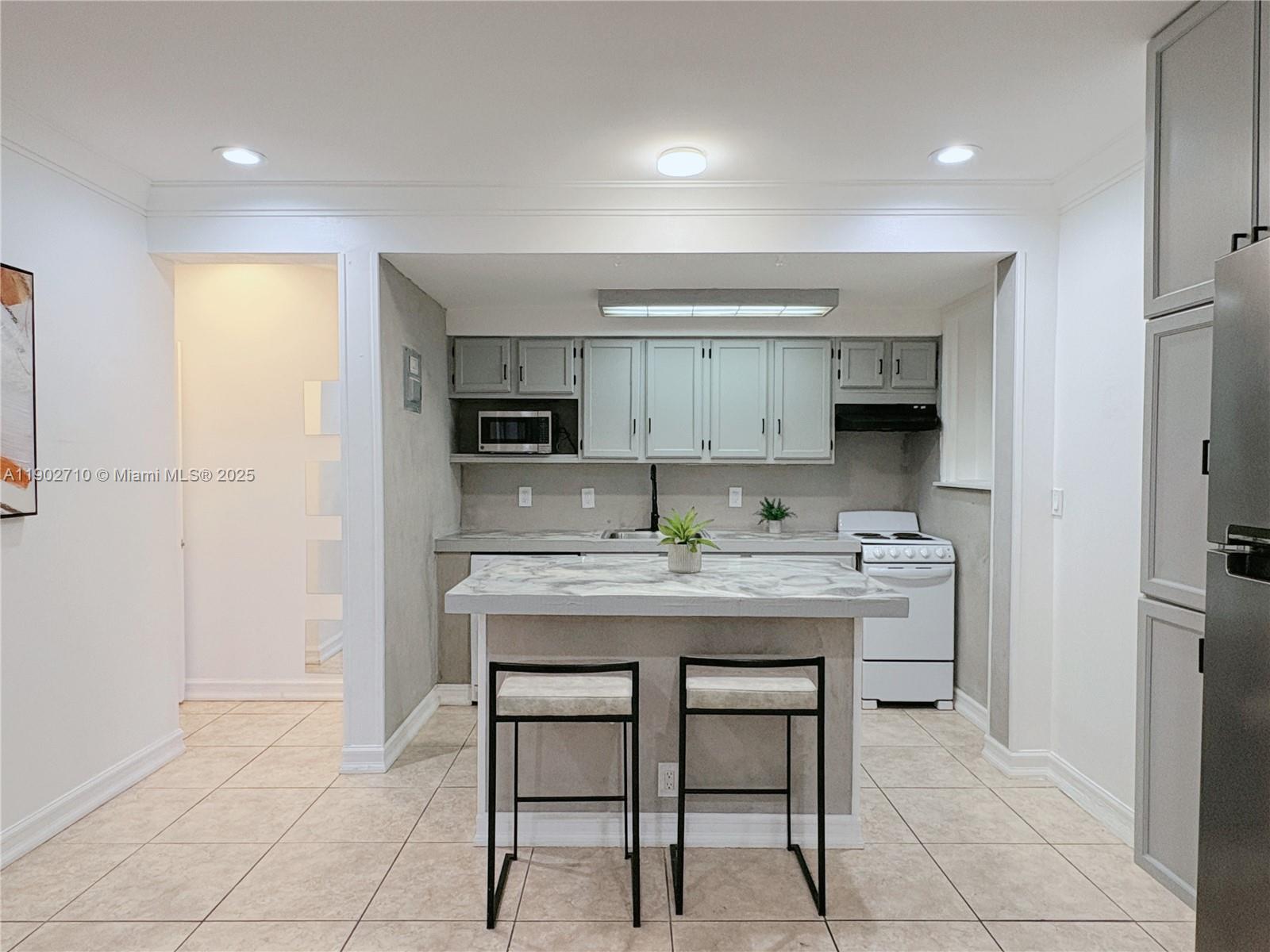 THOMAS ESTATES - Residential Lease