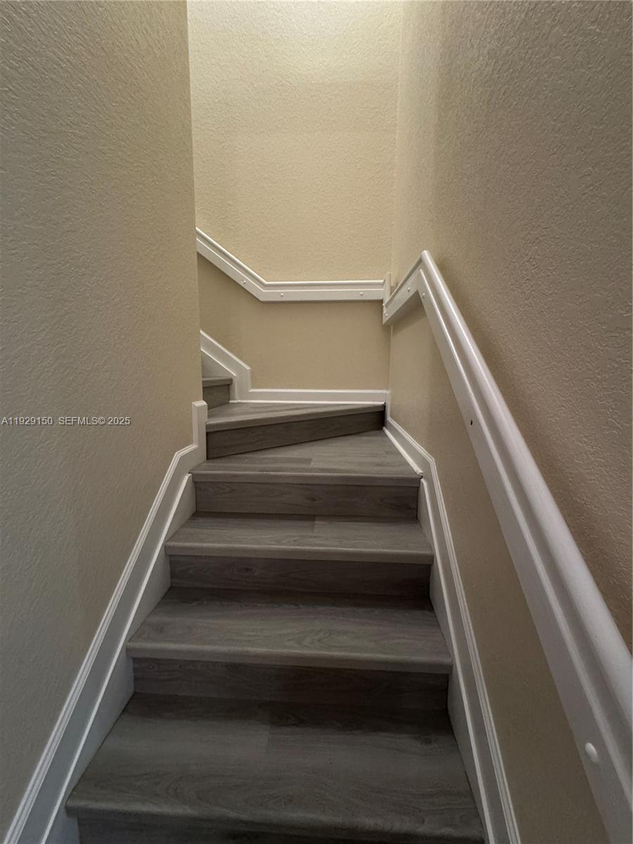 EMERALD CREEK TOWNHOMES - Residential Lease