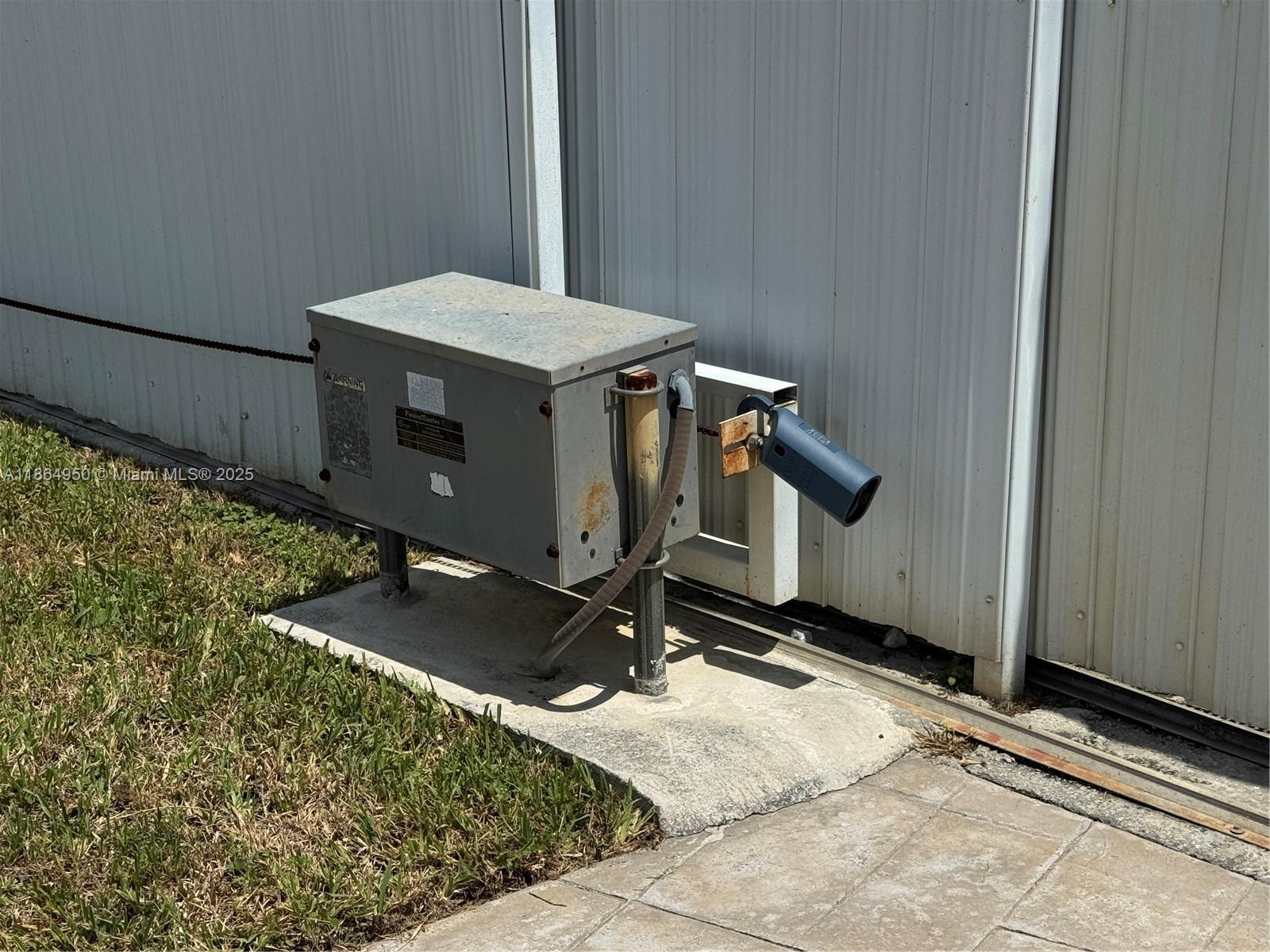 CORAL PARK ESTATES SEC 4 - Residential