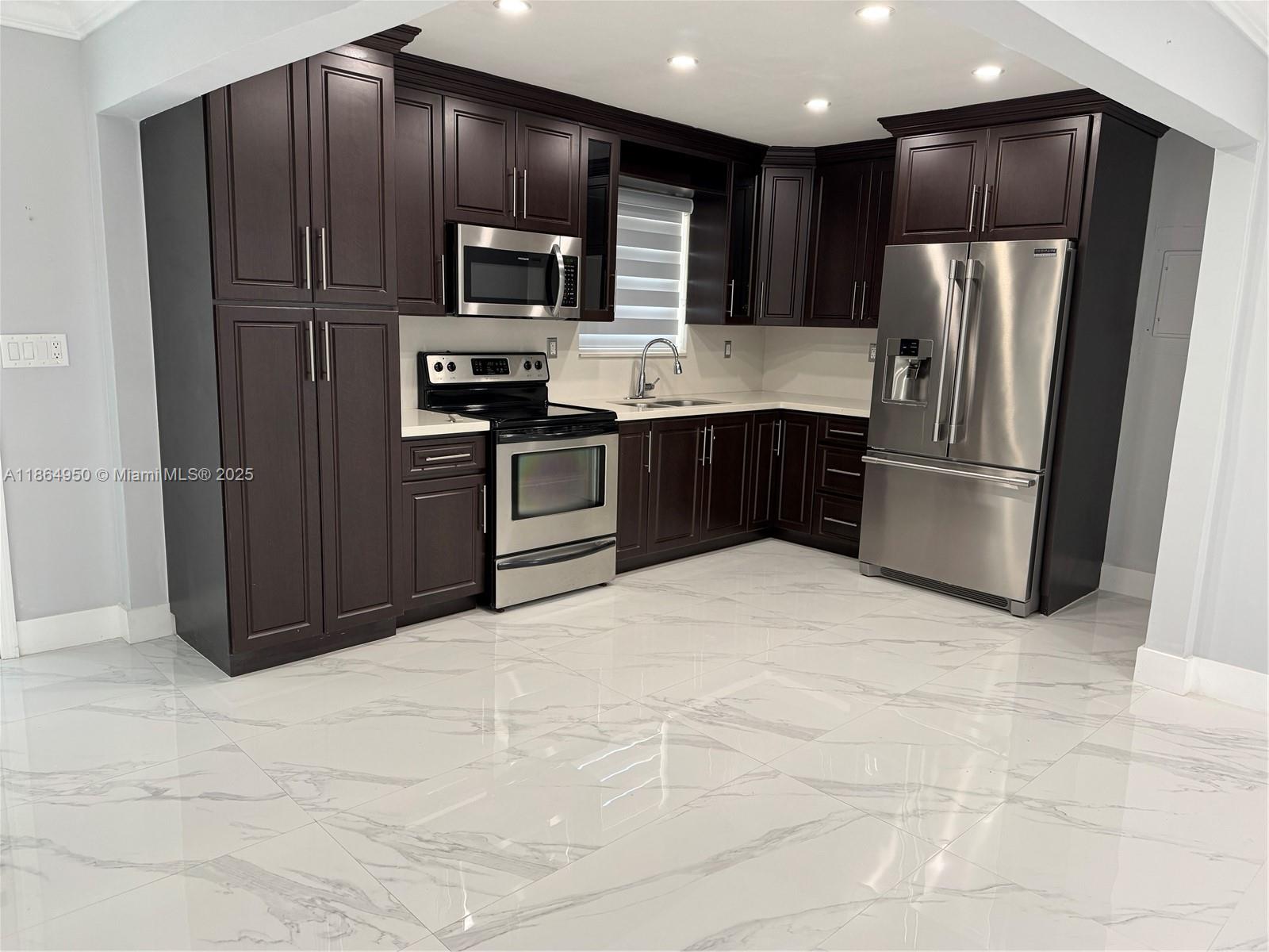 CORAL PARK ESTATES SEC 4 - Residential