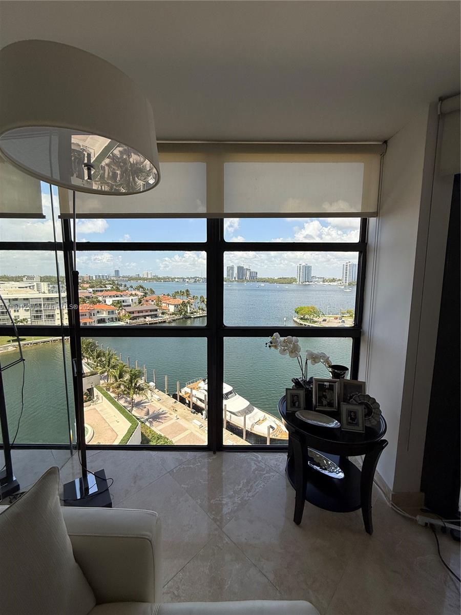 1000 ISL BLVD WILLIAMS IS - Residential