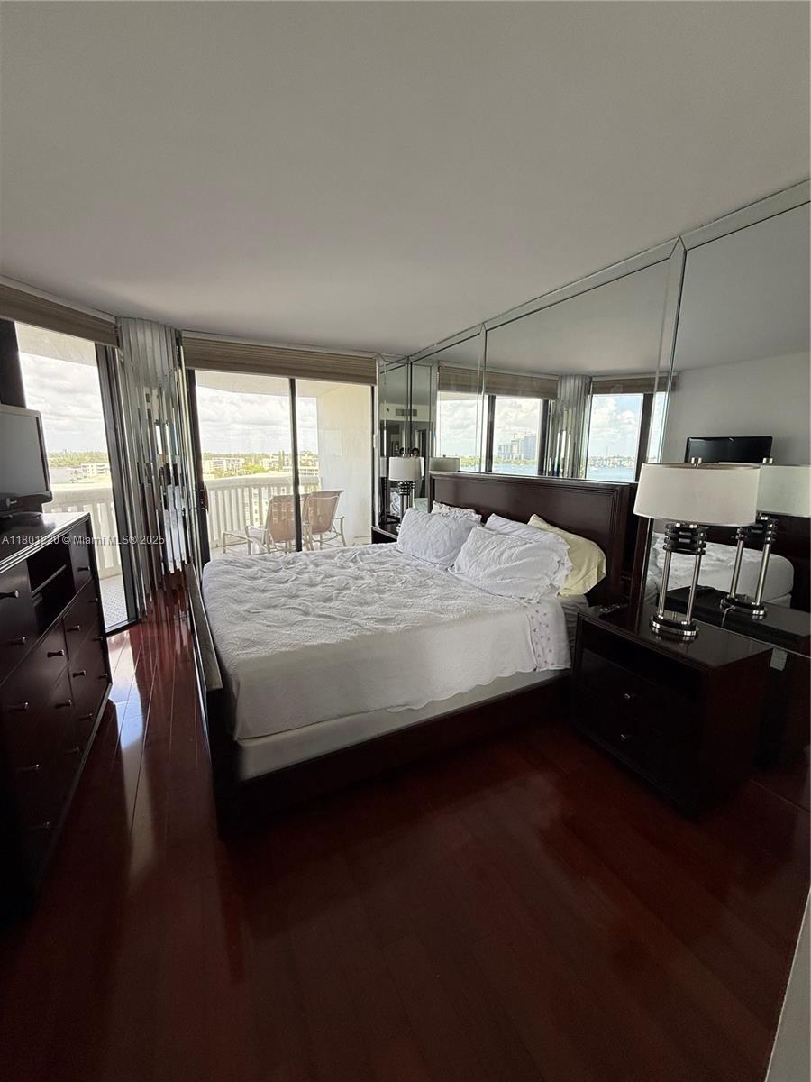 1000 ISL BLVD WILLIAMS IS - Residential