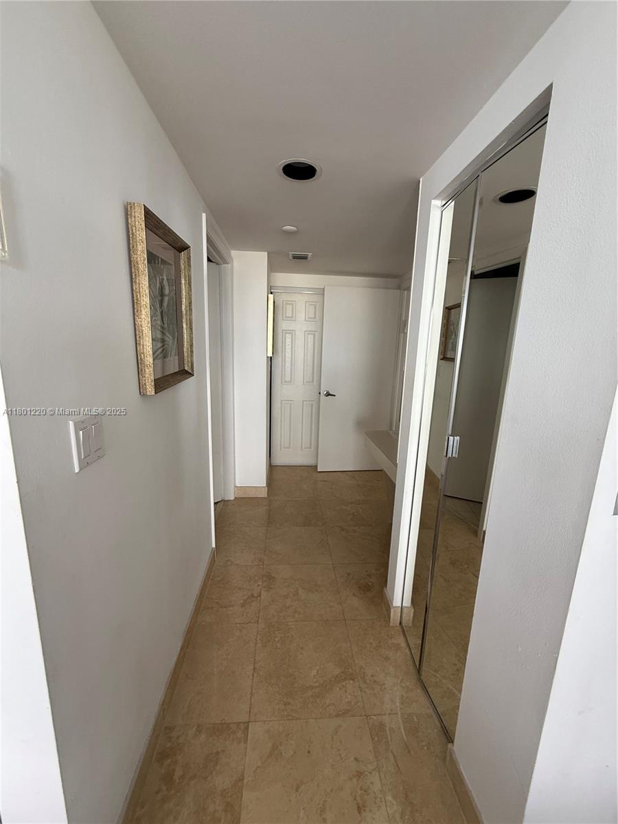 1000 ISL BLVD WILLIAMS IS - Residential