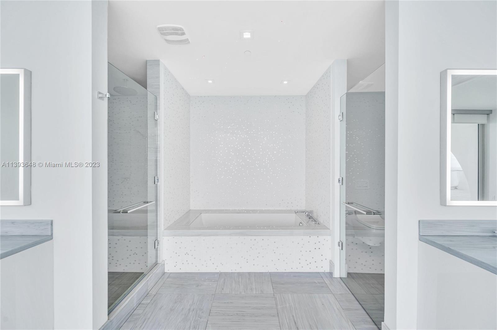 JADE SIGNATURE CONDO - Residential