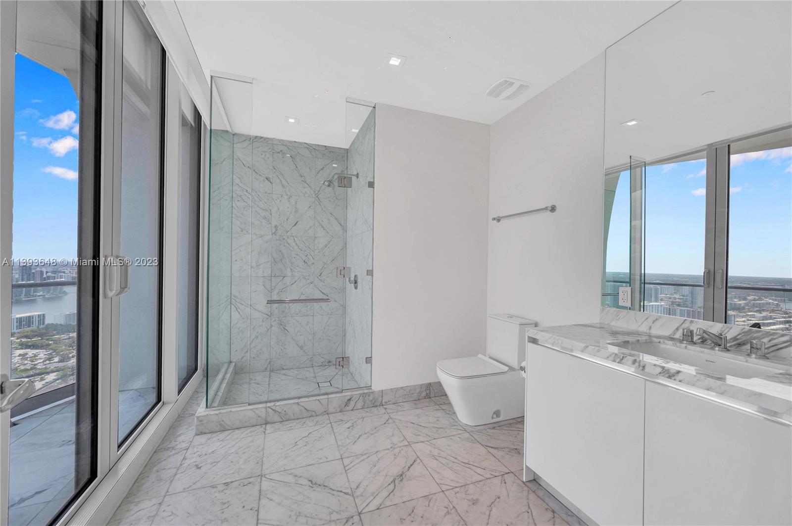 JADE SIGNATURE CONDO - Residential