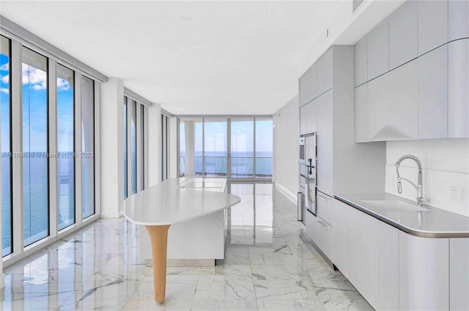 JADE SIGNATURE CONDO - Residential