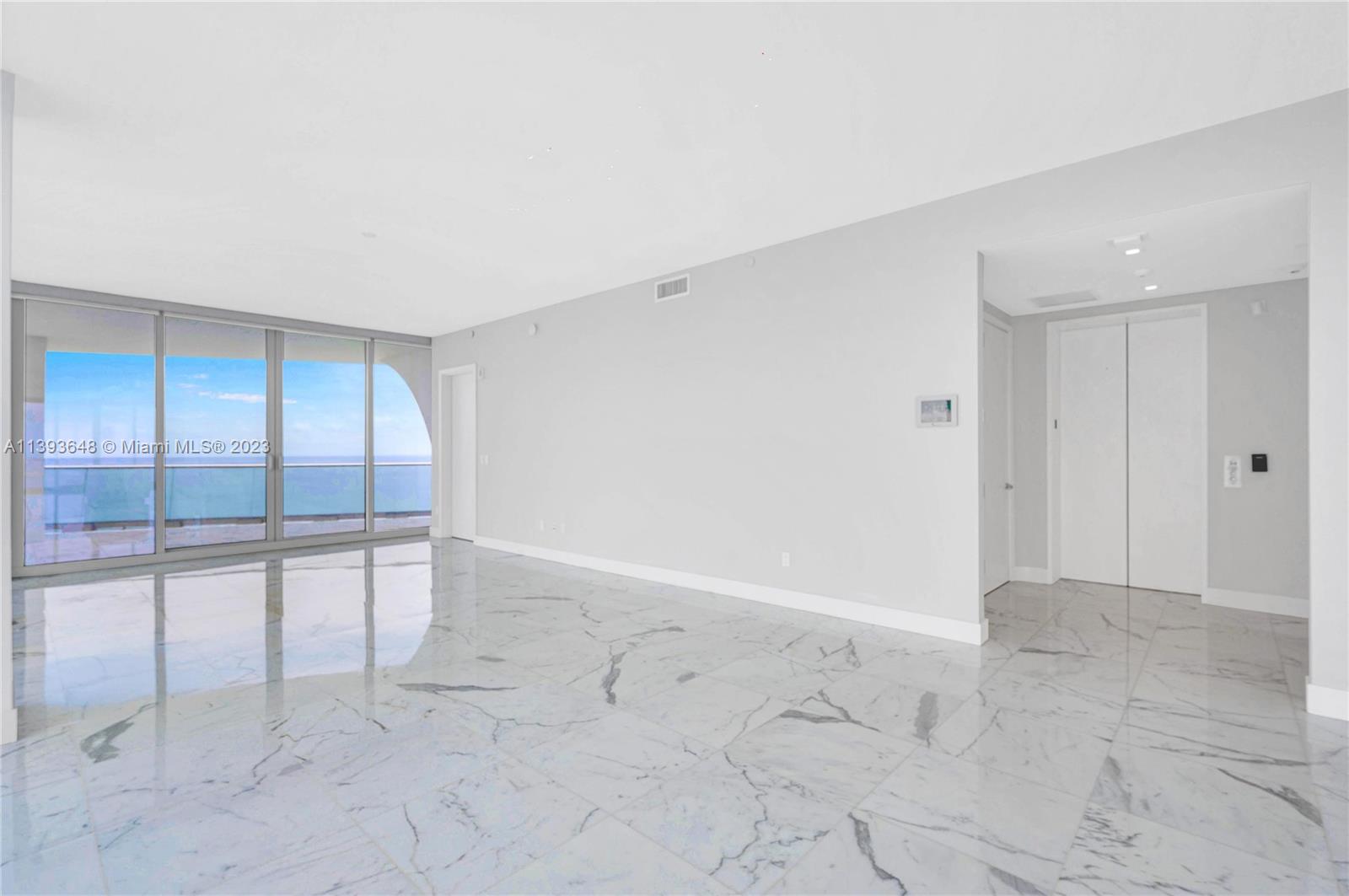 JADE SIGNATURE CONDO - Residential