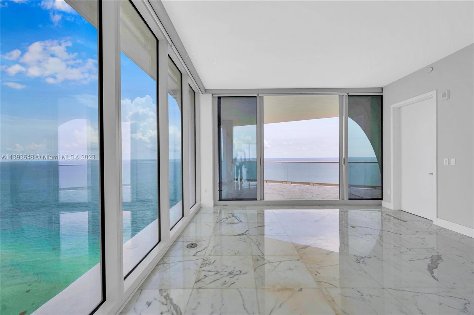 JADE SIGNATURE CONDO - Residential