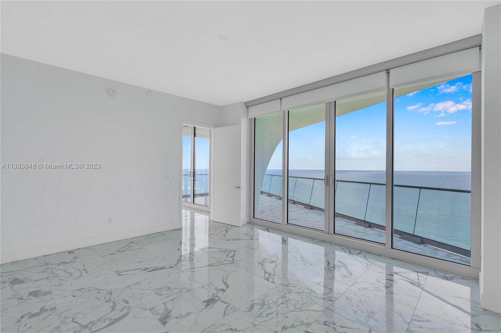 JADE SIGNATURE CONDO - Residential