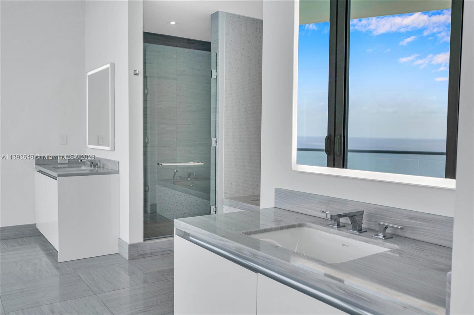 JADE SIGNATURE CONDO - Residential