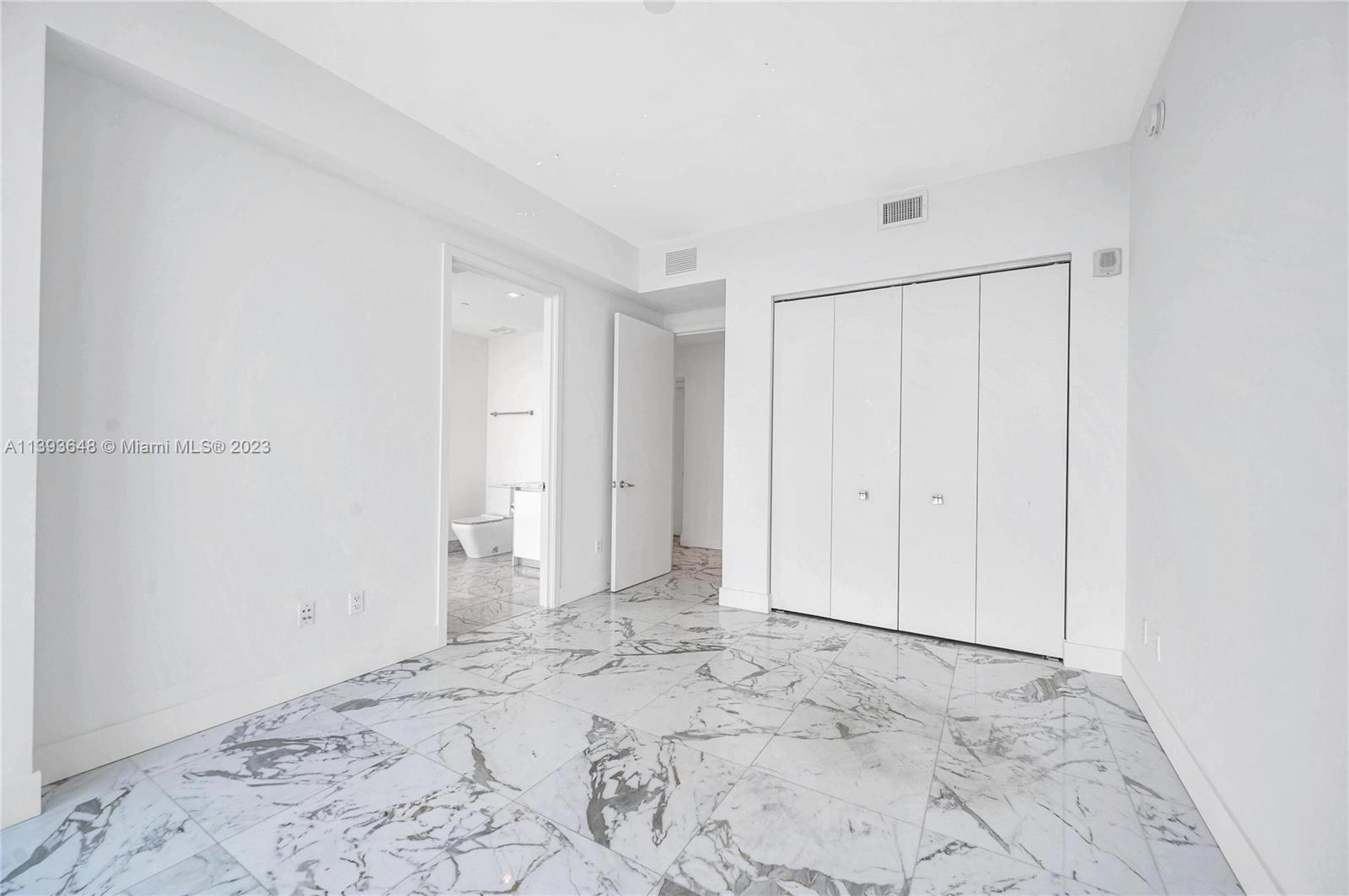 JADE SIGNATURE CONDO - Residential