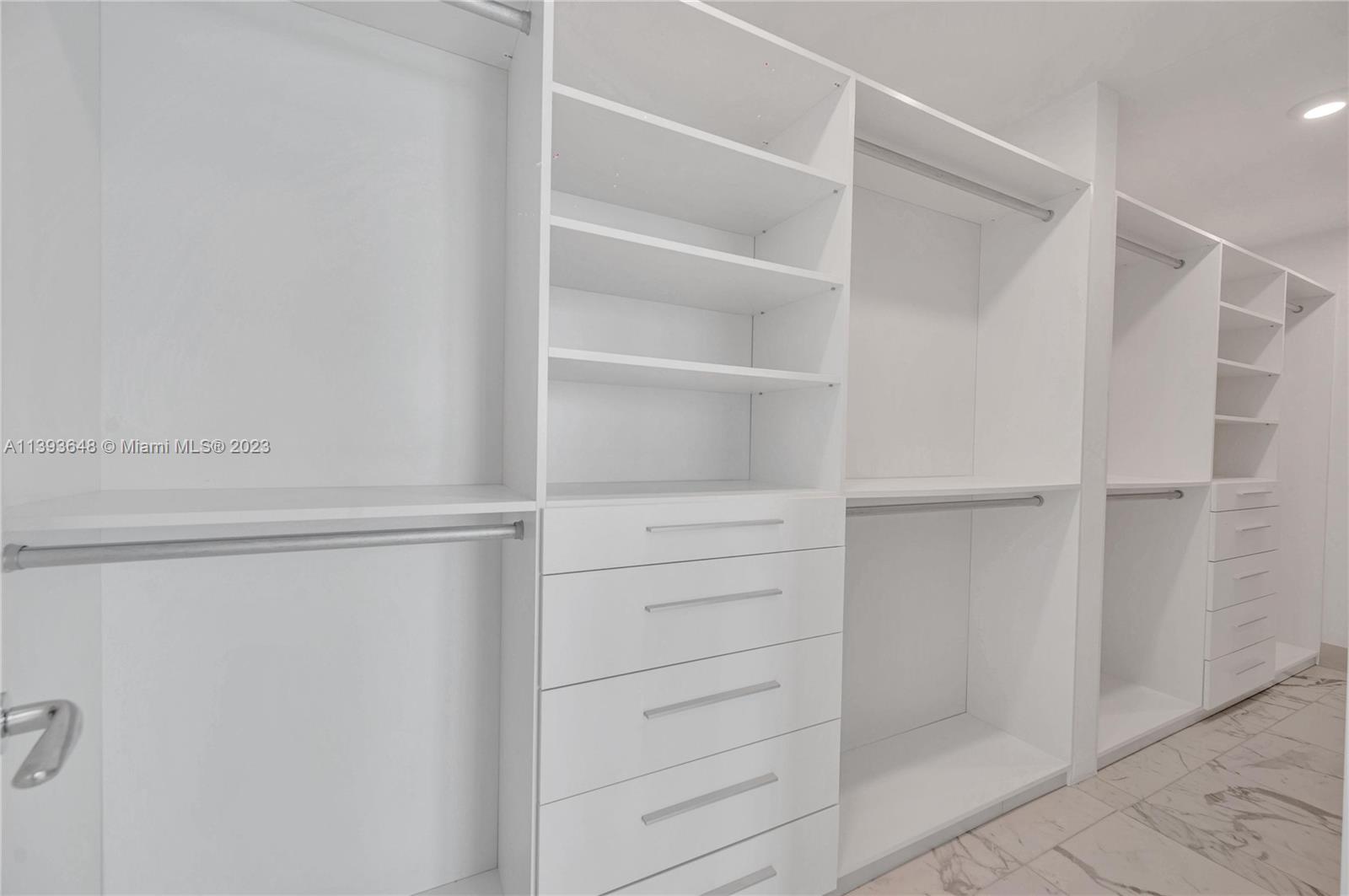 JADE SIGNATURE CONDO - Residential