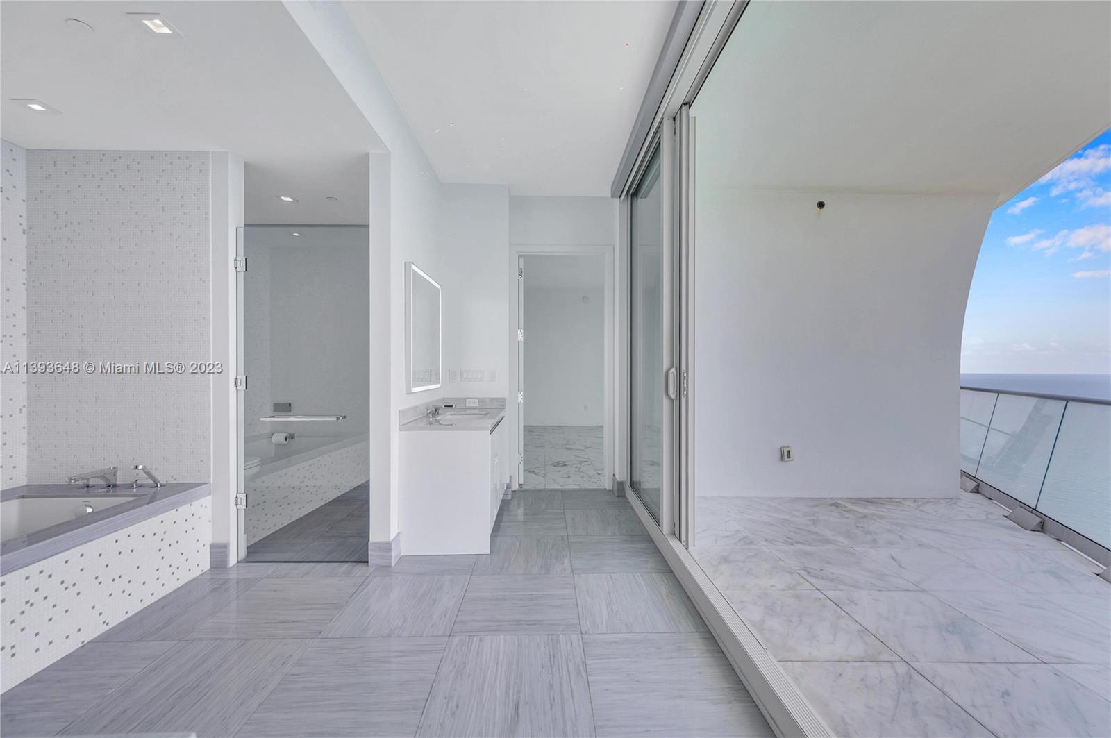 JADE SIGNATURE CONDO - Residential