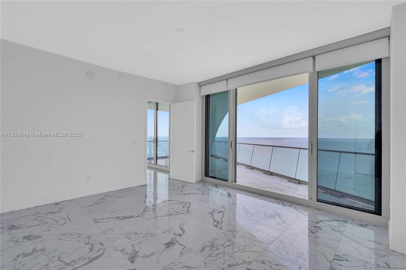 JADE SIGNATURE CONDO - Residential