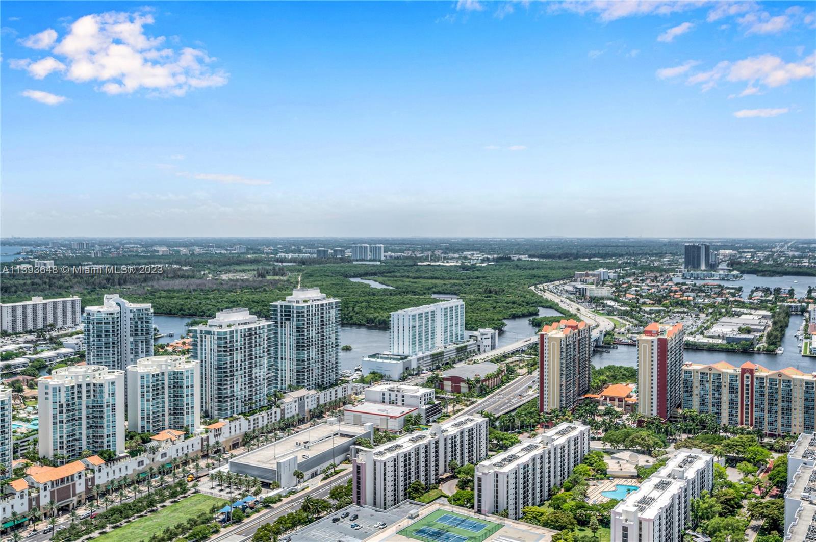 JADE SIGNATURE CONDO - Residential