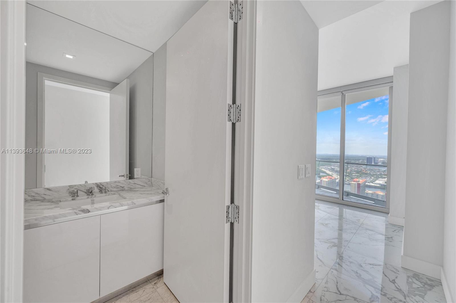 JADE SIGNATURE CONDO - Residential