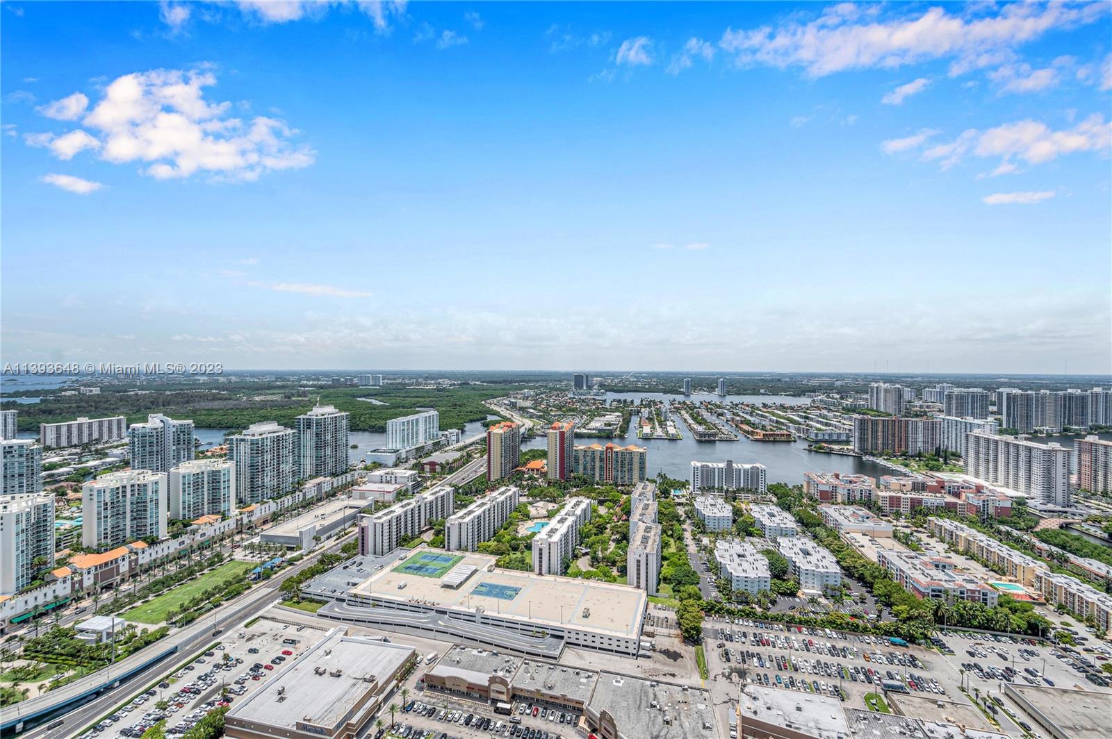 JADE SIGNATURE CONDO - Residential