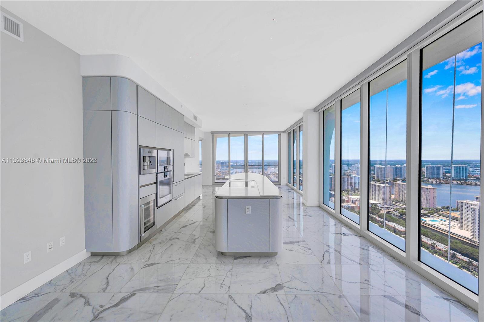 JADE SIGNATURE CONDO - Residential