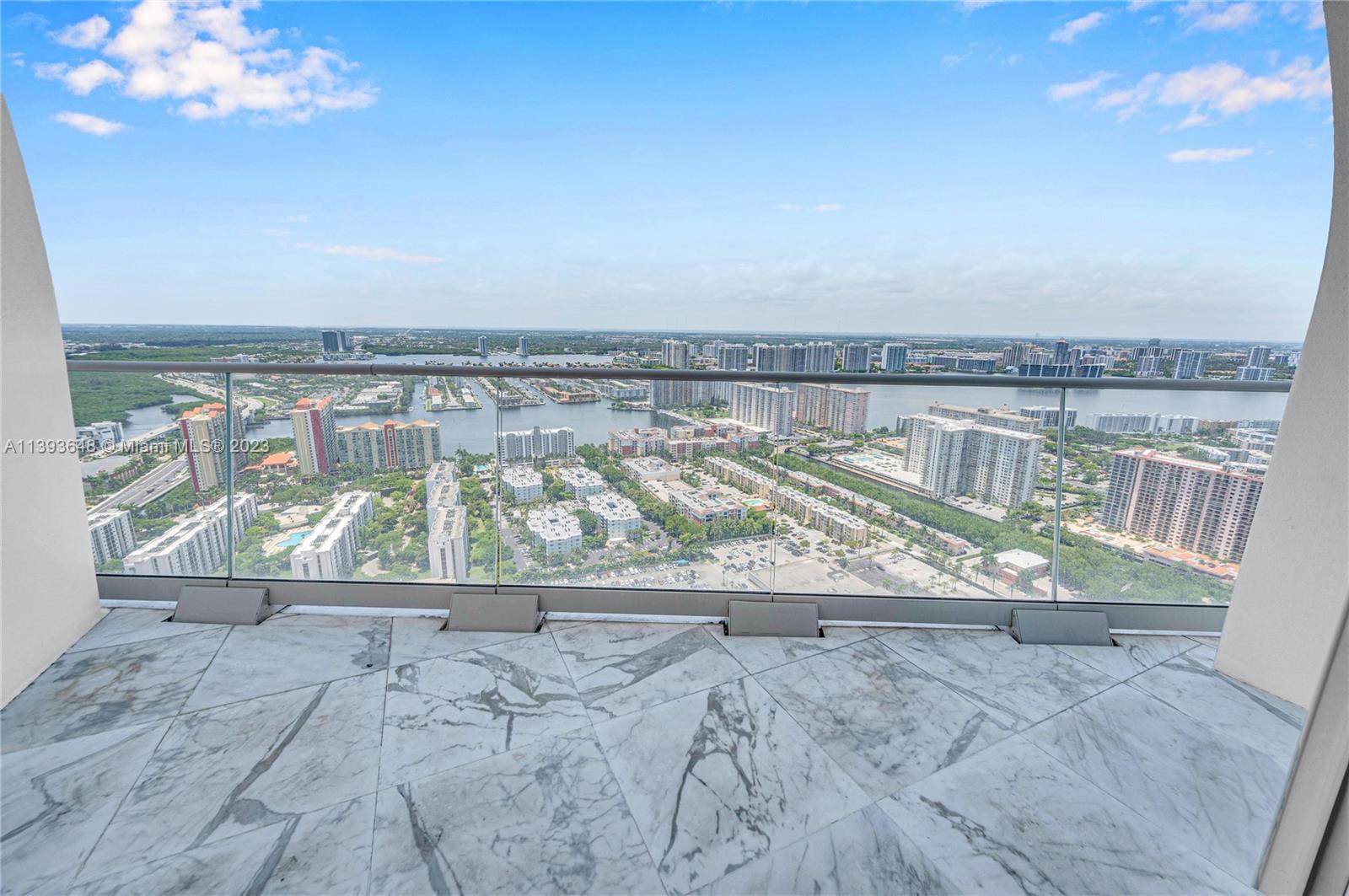 JADE SIGNATURE CONDO - Residential