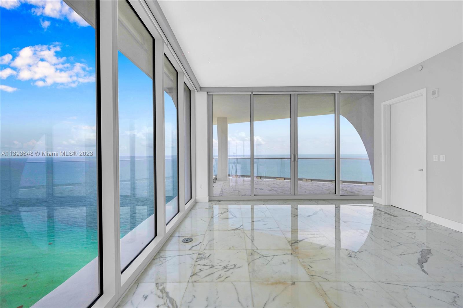 JADE SIGNATURE CONDO - Residential