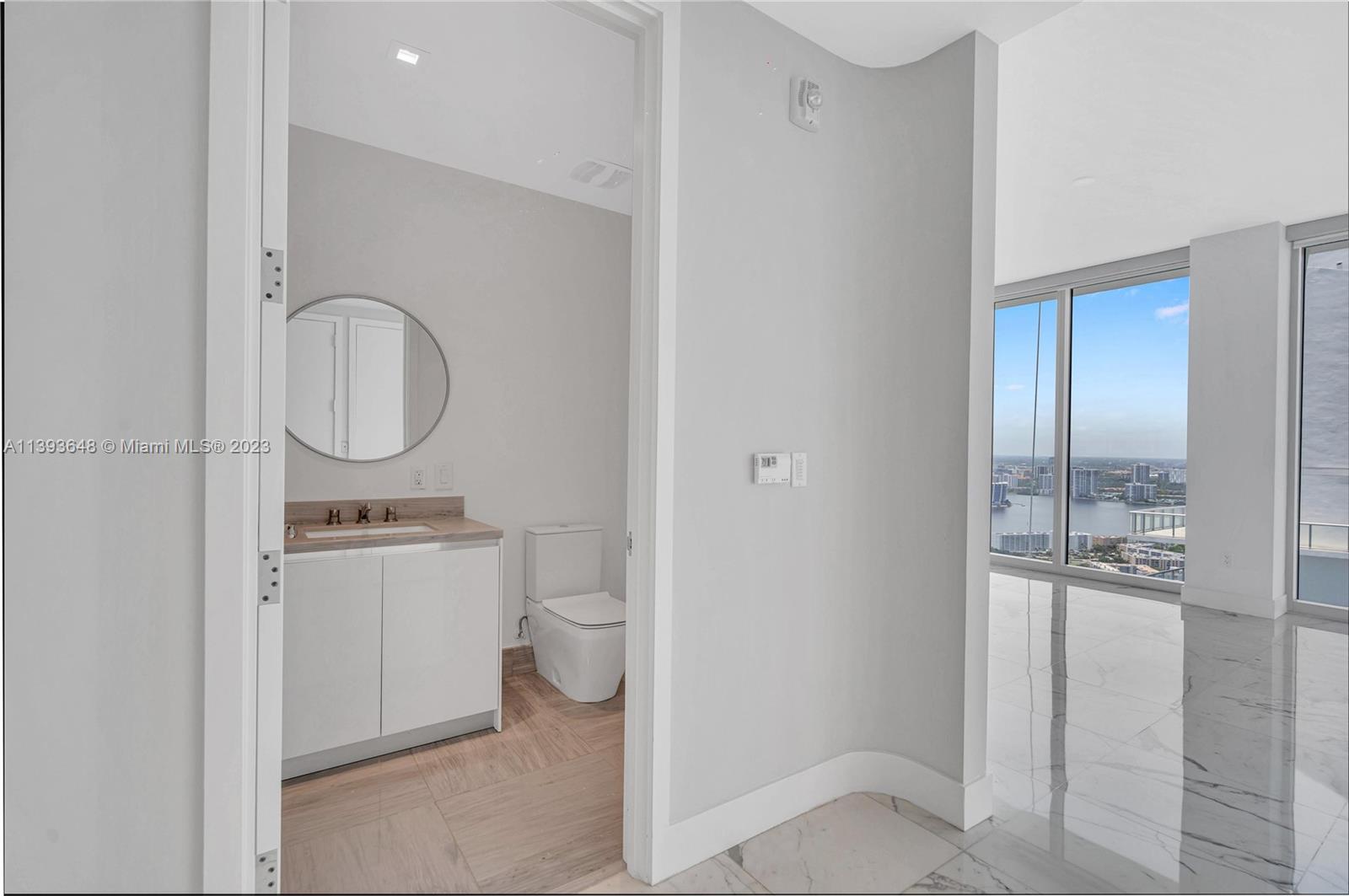 JADE SIGNATURE CONDO - Residential