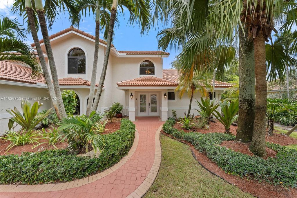 Photo of 830 NW 115th Ave, Plantation, FL 33325 (MLS # A11830353)