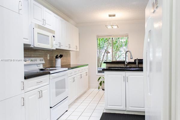 16350 Malibu Dr