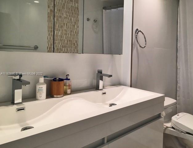 ARLEN BEACH CONDO - Residential Lease