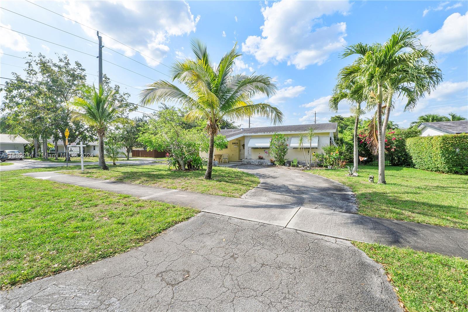 3925 Roosevelt St St, Hollywood, Broward County, Florida - 3 Bedrooms  
2 Bathrooms - 