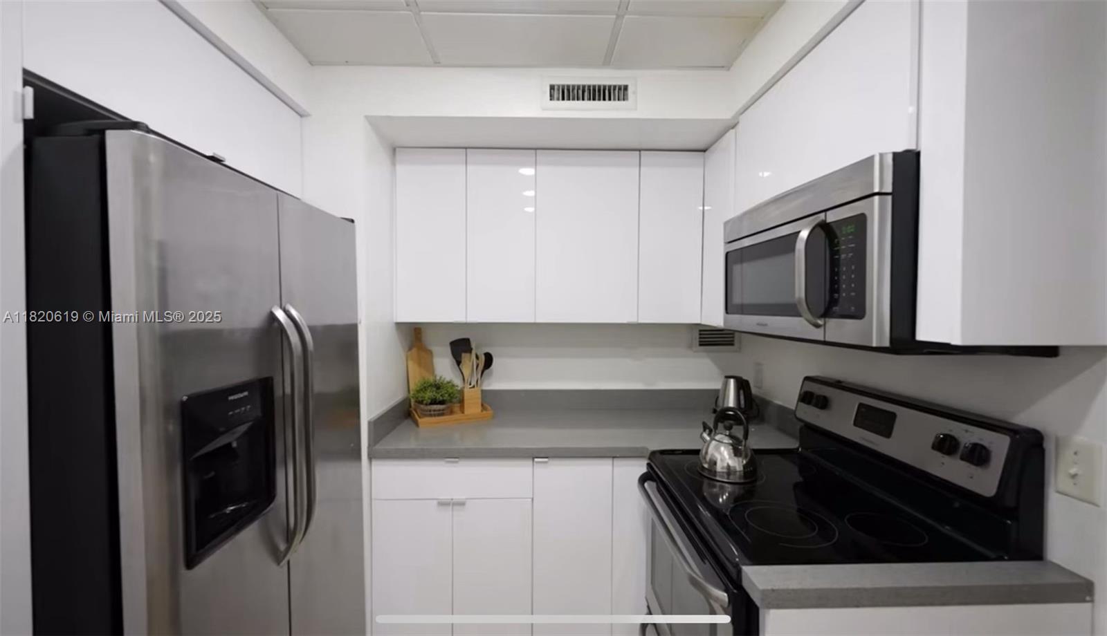 ALEXANDER TOWERS CONDO - Residential