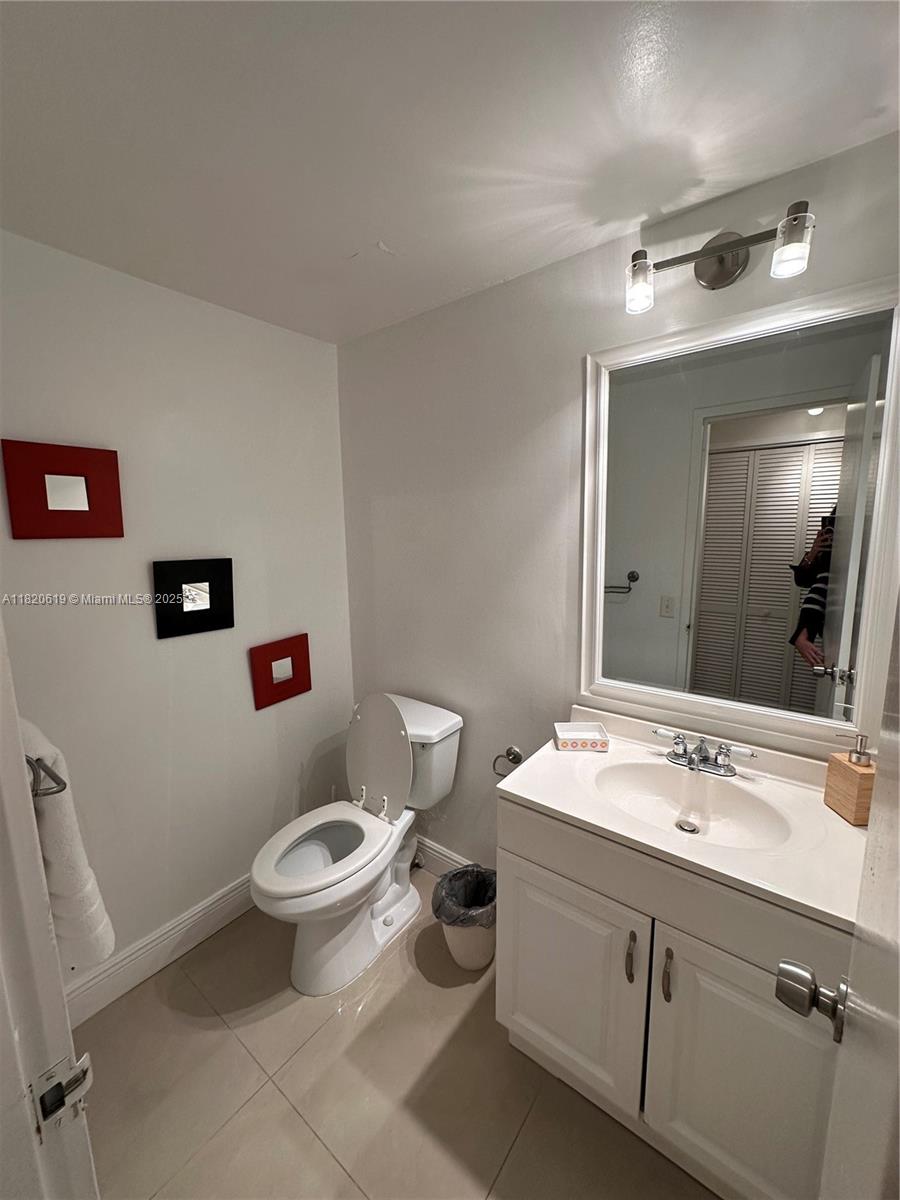 ALEXANDER TOWERS CONDO - Residential