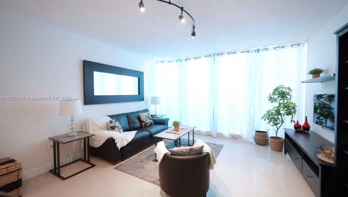 3505 S Ocean Dr 411